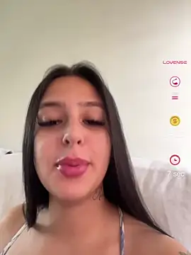 Snapshot of jujuarantes__2026 chatting on May 2026 01:53:01 PM jujuarantes 2026 online show from May 2026 01:53:01 PM