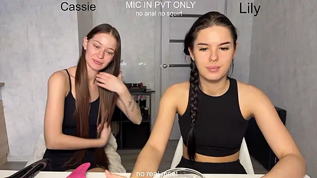 Snapshot of girls_secrets chatting on February 2026 10:41:01 AM girls secrets online show from February 2026 10:41:01 AM