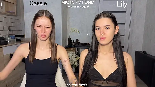 Snapshot of girls_secrets chatting on March 2026 11:05:02 AM girls secrets online show from March 2026 11:05:02 AM