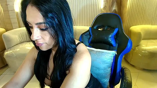 charlotte r  online show from December 2025 03:15:01 AM