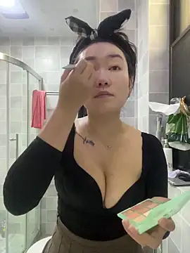 Snapshot of Molly-xiao chatting on April 2026 01:42:01 AM Molly-xiao online show from April 2026 01:42:01 AM