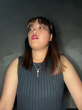 Snapshot of Wendy-2 chatting on April 2026 02:19:01 PM Wendy-2 online show from April 2026 02:19:01 PM