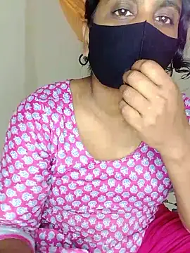 Snapshot of Hot_Sweety02 chatting on March 2026 01:33:02 AM Hot Sweety02 online show from March 2026 01:33:02 AM