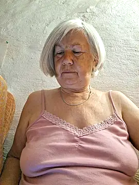 KlaudiaDarling online show from July 2026 01:00:01 AM