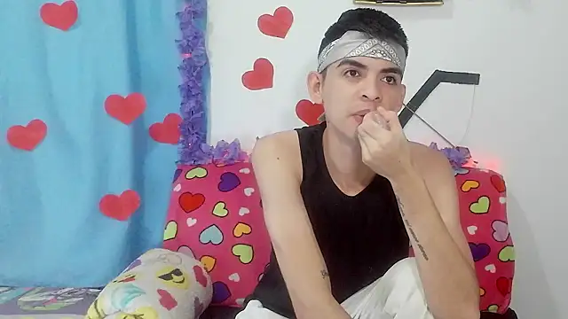 nico22love online show from February 2026 03:31:01 PM