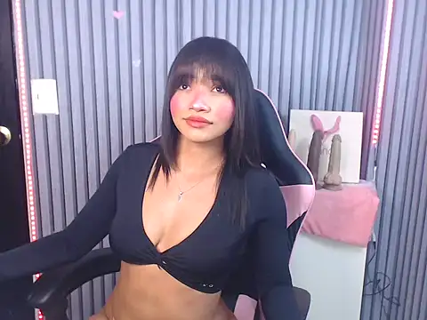 Snapshot of Vanessa__Hot_ chatting on February 2026 04:40:02 AM Vanessa Hot online show from February 2026 04:40:02 AM