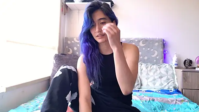 Snapshot of LunaisBack chatting on February 2026 09:48:02 PM LunaisBack online show from February 2026 09:48:02 PM