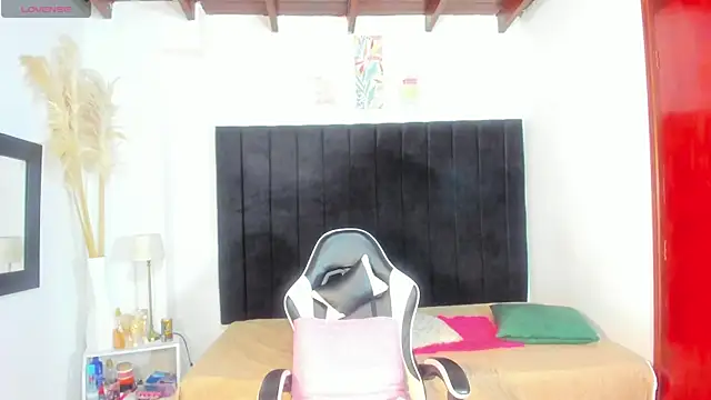 karen adamss online show from January 2026 03:52:02 AM