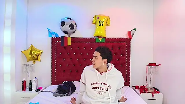 Snapshot of Jaden_and_sofia chatting on June 2026 03:15:01 AM Jaden and sofia online show from June 2026 03:15:01 AM