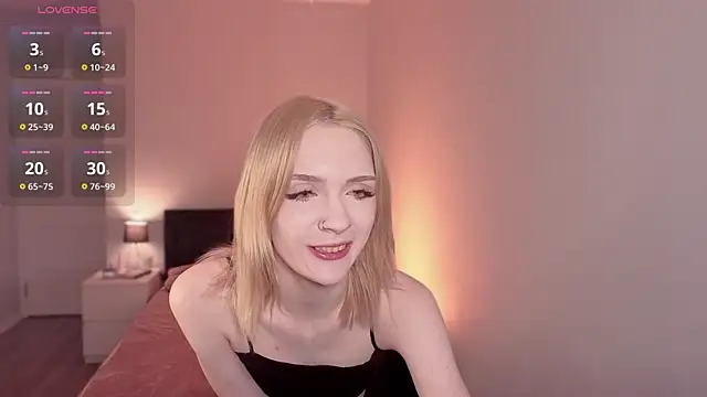 Snapshot of lily_moony chatting on April 2026 05:48:02 AM lily moony online show from April 2026 05:48:02 AM