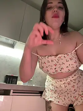 Snapshot of Natuella_Luxe chatting on January 2026 08:10:02 PM Natuella Luxe online show from January 2026 08:10:02 PM