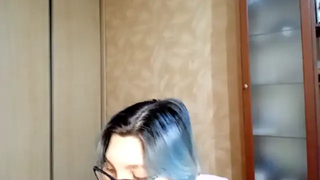 Snapshot of EvonTabb chatting on February 2026 02:01:02 PM EvonTabb online show from February 2026 02:01:02 PM