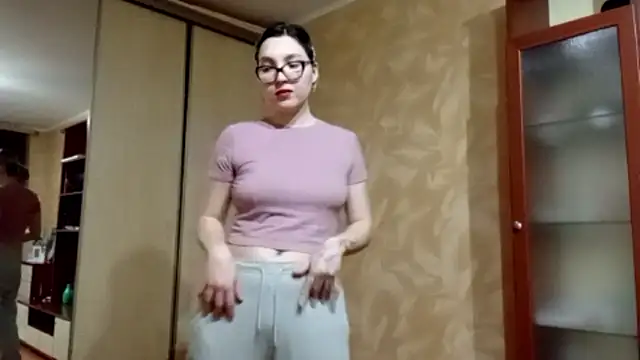 Snapshot of EvonTabb chatting on February 2026 02:24:01 PM EvonTabb online show from February 2026 02:24:01 PM