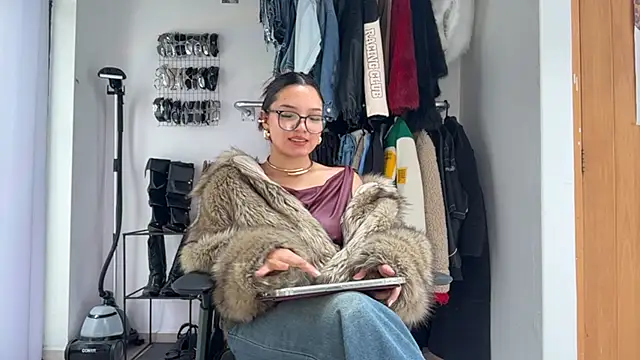 LubaLadeau online show from January 2026 02:11:02 PM