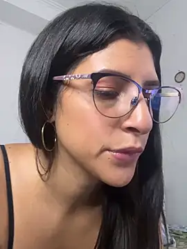 moronoiroficial online show from February 2026 03:29:01 PM