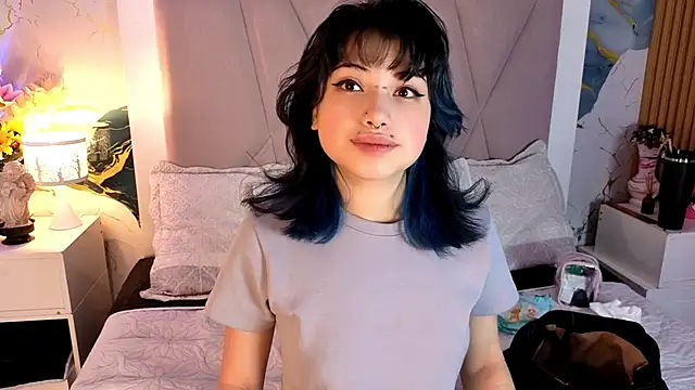 Snapshot of Sienna_Desiree chatting on June 2026 10:35:01 AM Sienna Desiree online show from June 2026 10:35:01 AM