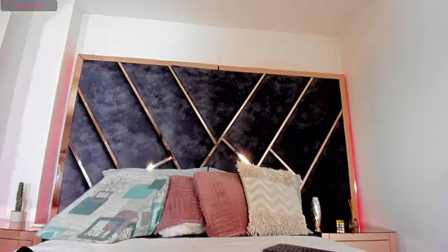 Chloe Connor online show from February 2026 11:55:01 AM