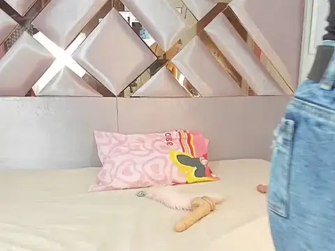 MiaKleinX online show from March 2026 08:12:02 PM