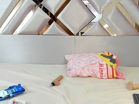 MiaKleinX online show from March 2026 10:14:01 PM