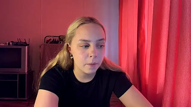 ZoraDearmon online show from August 2026 10:39:02 AM