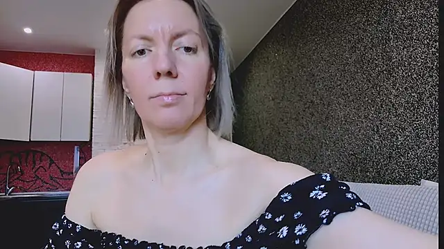 Amanda Luxe online show from March 2026 03:12:02 AM