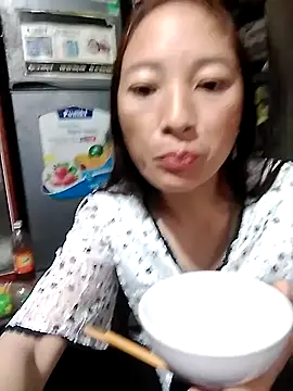 Snapshot of muamua99 chatting on February 2026 12:42:02 AM muamua99 online show from February 2026 12:42:02 AM