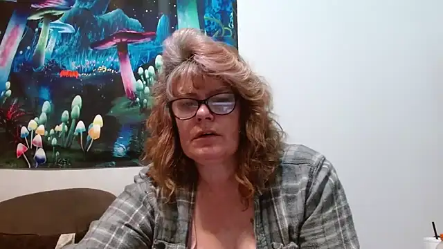 Snapshot of ladylavende3 chatting on February 2026 06:43:02 AM ladylavende3 online show from February 2026 06:43:02 AM