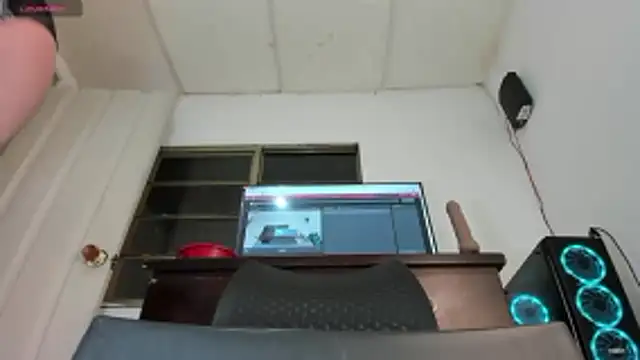 Snapshot of nickytabitch chatting on June 2026 01:41:02 AM nickytabitch online show from June 2026 01:41:02 AM