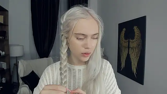 KristalCrowner online show from February 2026 07:21:02 PM