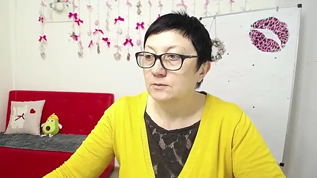 EmilyL0ve online show from April 2026 05:37:02 AM