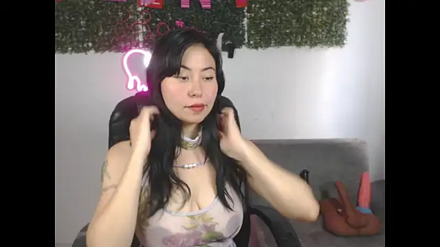 LolaOpalX online show from February 2026 04:14:02 PM