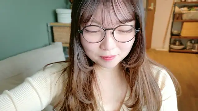   Yui  online show from March 2026 12:57:01 AM