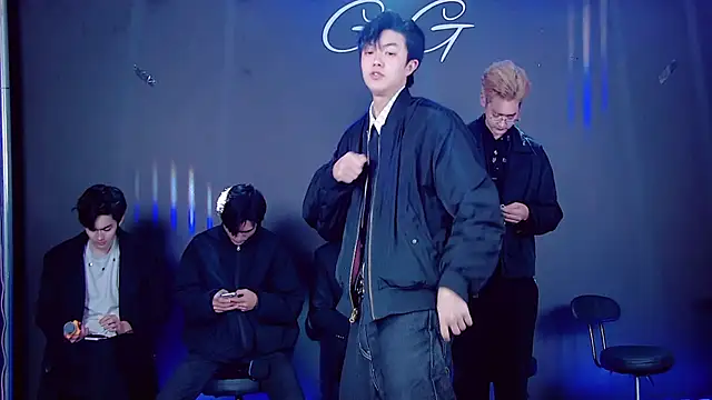 GG-boy002 online show from January 2026 04:27:02 AM