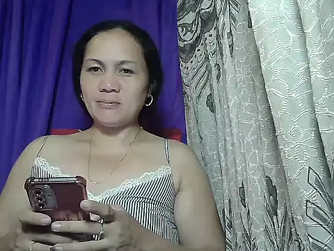 prettymomma24xx online show from June 2026 07:50:01 PM