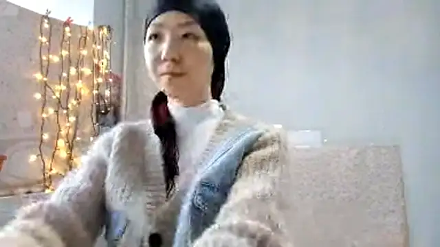 VuiCutie online show from January 2026 03:45:01 AM