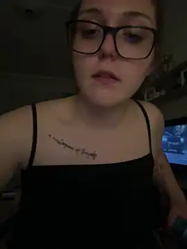Snapshot of DaisyBaizee chatting on June 2026 12:01:02 AM DaisyBaizee online show from June 2026 12:01:02 AM