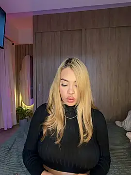 Snapshot of karymoron chatting on February 2026 03:33:01 AM karymoron online show from February 2026 03:33:01 AM