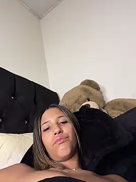Snapshot of vicky_bass_ chatting on June 2026 02:02:02 AM vicky bass online show from June 2026 02:02:02 AM