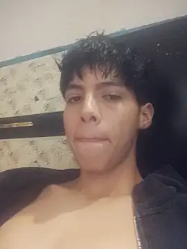 Snapshot of LocalVenee6 chatting on March 2026 03:45:01 AM LocalVenee6 online show from March 2026 03:45:01 AM