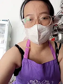 Snapshot of lina_loveee chatting on February 2026 07:48:01 AM lina loveee online show from February 2026 07:48:01 AM