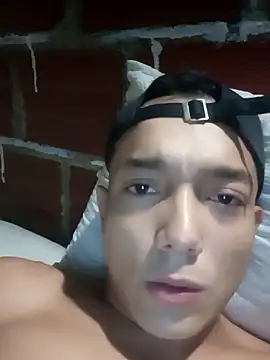 Tayzon09 online show from January 2026 11:41:02 PM