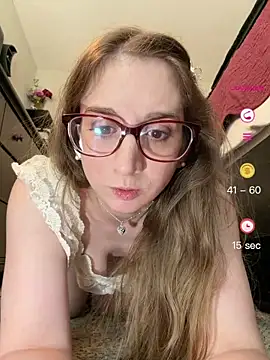 Snapshot of Elenore_hoesevelt chatting on May 2026 04:47:01 PM Elenore hoesevelt online show from May 2026 04:47:01 PM