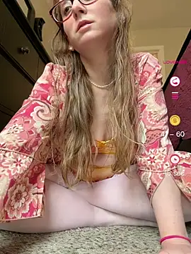 Snapshot of Elenore_hoesevelt chatting on June 2026 07:40:02 PM Elenore hoesevelt online show from June 2026 07:40:02 PM