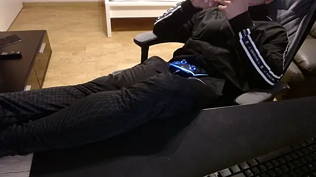 sensualman90 online show from January 2026 10:09:02 AM