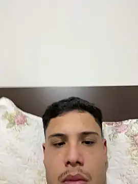 Wellington00  online show from February 2026 11:16:02 PM