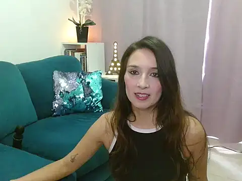 Snapshot of Almaglow_ chatting on April 2026 07:48:01 PM Almaglow online show from April 2026 07:48:01 PM