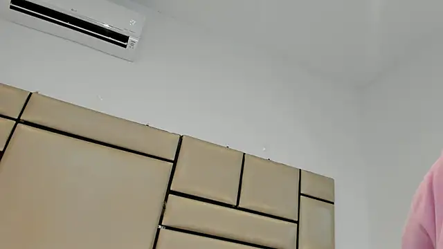 Snapshot of alejandra_loppez chatting on February 2026 07:34:02 PM alejandra loppez online show from February 2026 07:34:02 PM