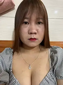 Snapshot of Liness101 chatting on February 2026 02:27:02 AM Liness101 online show from February 2026 02:27:02 AM