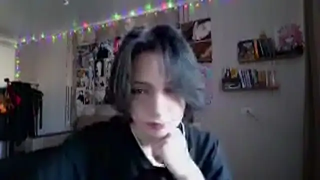 LxayBloom online show from January 2026 09:57:02 AM