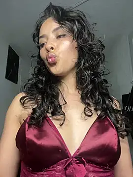 Snapshot of auroramooon chatting on February 2026 12:22:02 AM auroramooon online show from February 2026 12:22:02 AM